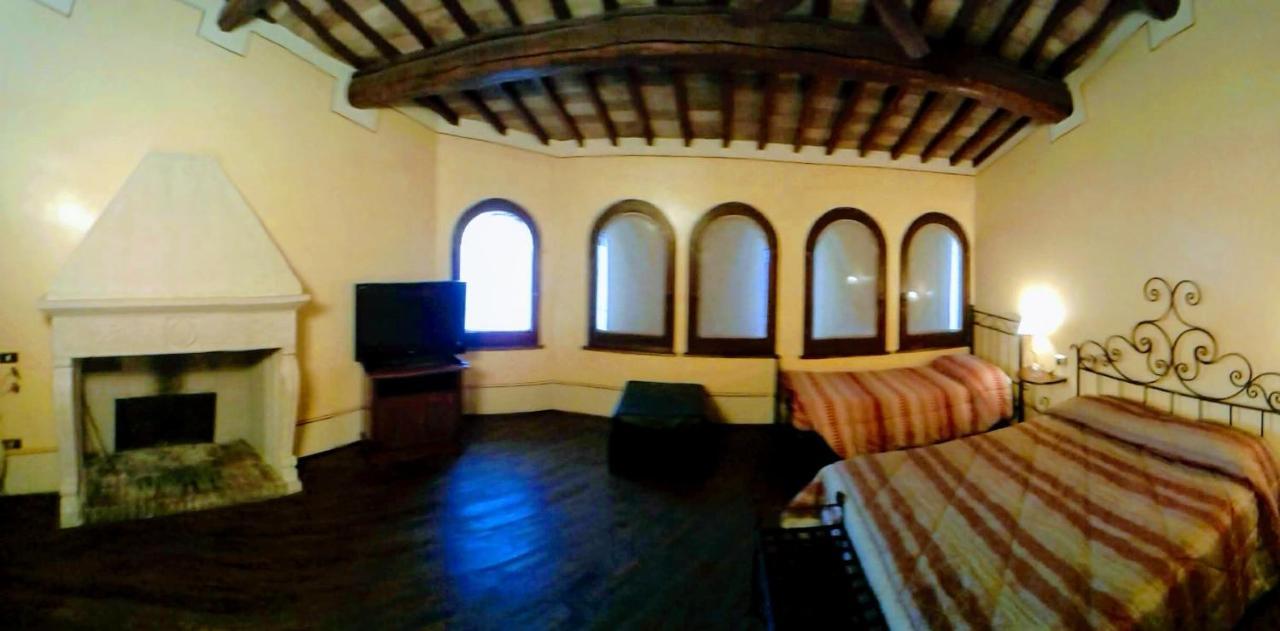 Camere Della Vecchia Posta 트레비 외부 사진